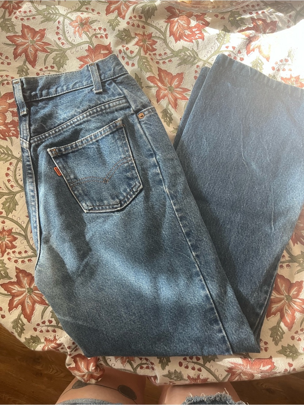 Levi's Women's Straight Leg Jeans in Medium Blue Wash